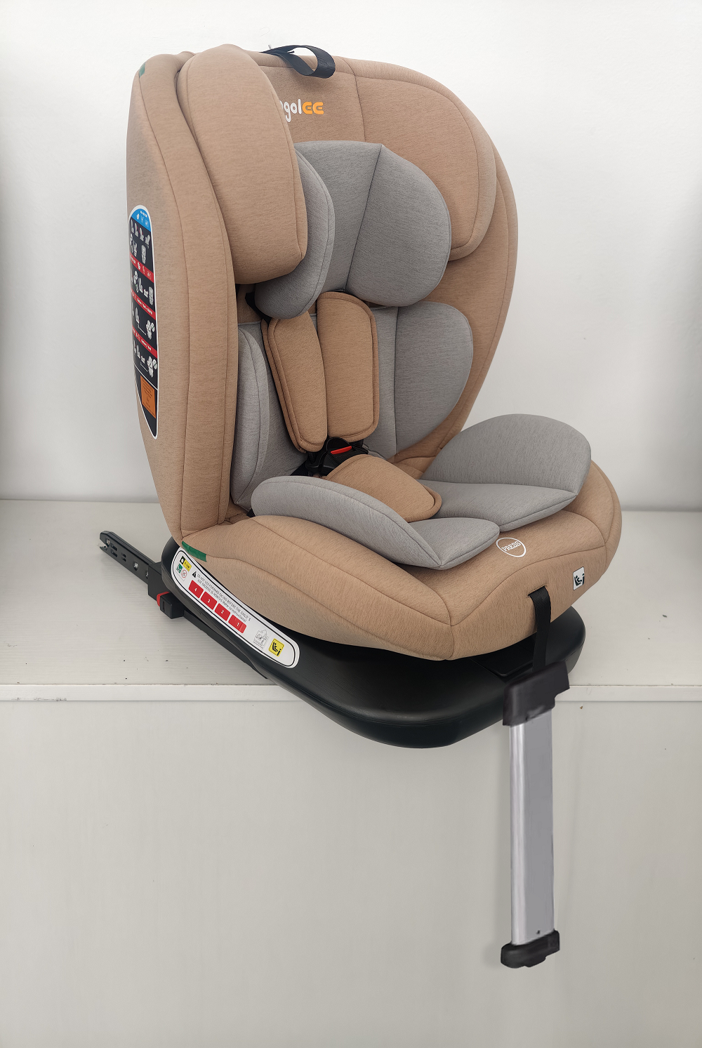 Ogolee lanceert in juli een innovatieve 40-150 cm autostoeltje met Support-been en biedt een ongeëvenaarde waarde